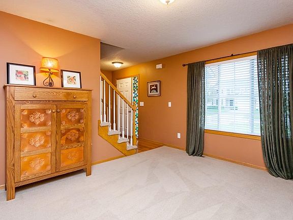4th image of 9815 Laguna Dr