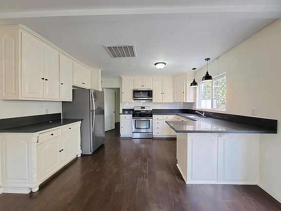 2nd image of 4925 Eldred St