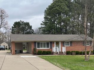 225 Calvert Dr, Paducah, KY 42003