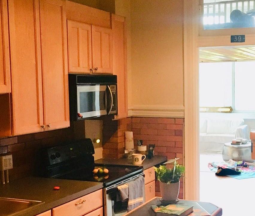 1st image of 3101 Kensington Ave #201