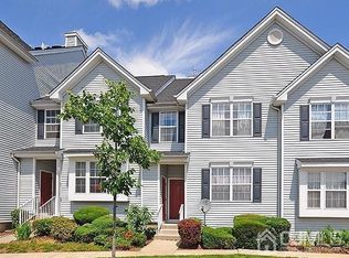 208 Blossom Cir, Dayton, NJ 08810