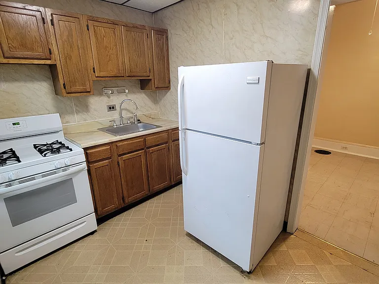 235 N 53rd St #1 — Photo 45