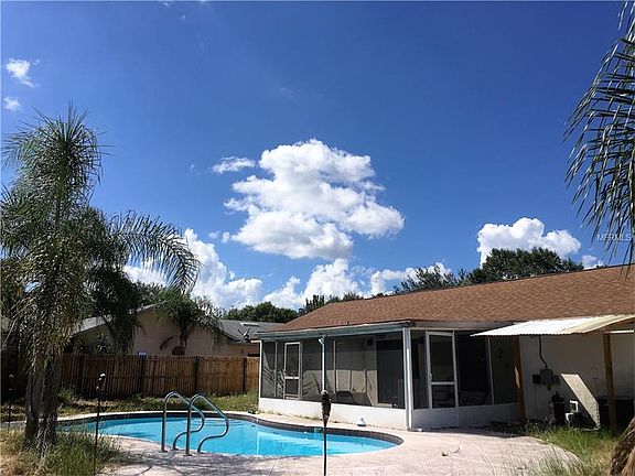 3rd image of 1209 Edgerton Dr