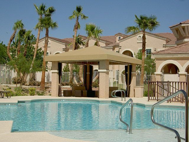 Luxury Tropical Pool
