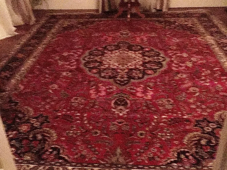 Perfect oriental carpet can be included.
