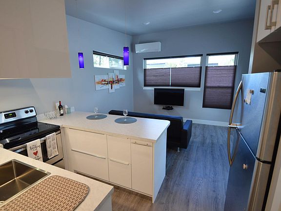 4th image of 505 Tiny House Ct