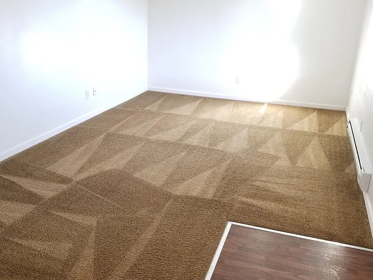 1025 Oak St #7 — Photo 8