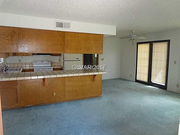 2nd image of 4320 Sanderling Cir Unit 93