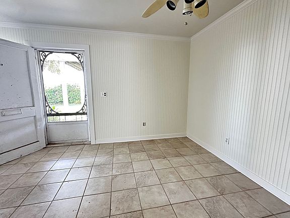 3rd image of 337 N Fletcher Ave Unit 2
