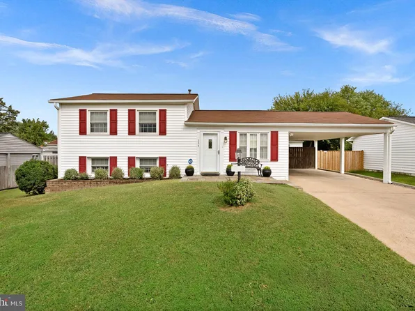 224 W Beech Rd, Sterling, VA 20164