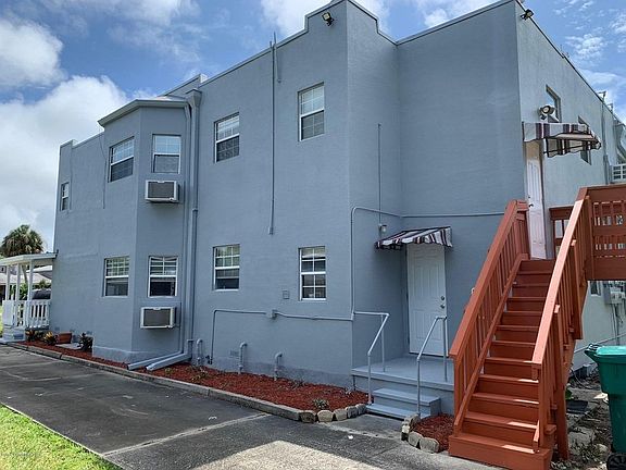 3rd image of 20 E Avenue B APT 1