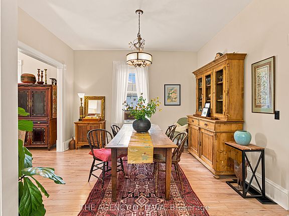 5th image of 33 Napoleon St #A & B