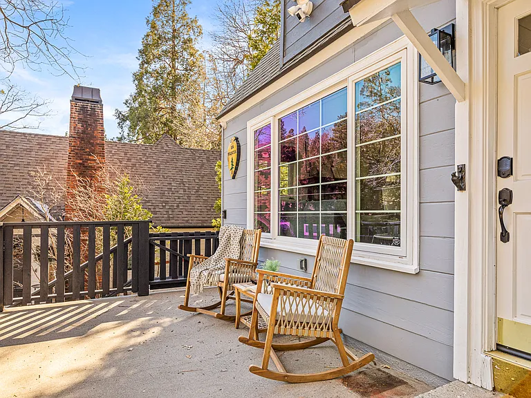 284 Walnut Dr — Photo 4