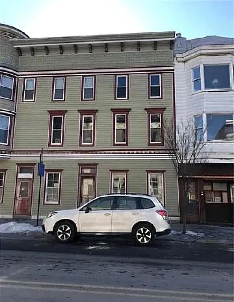 2 bed, 1.0 bath, 900 sqft, $1,150 — Photo 1