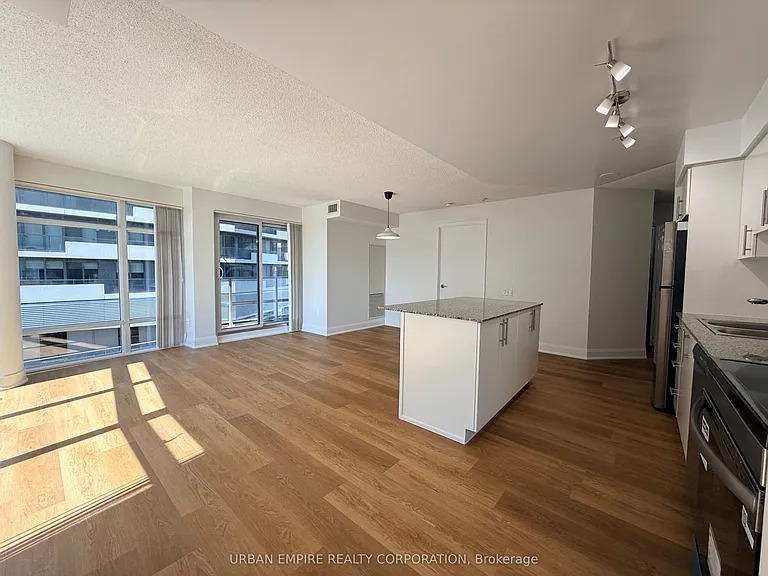 2191 Yonge St #1208 — Photo 6