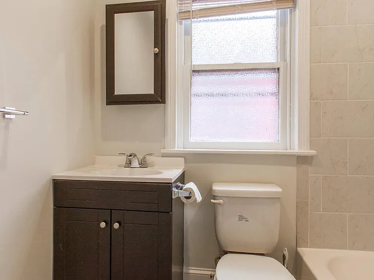 2207 Catharine St #2 — Photo 14