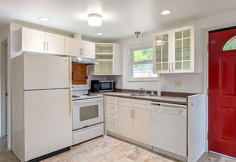 529 Madison St #2 — Photo 4