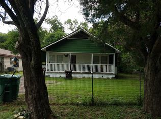 923 Caperton St, Houston, TX 77022