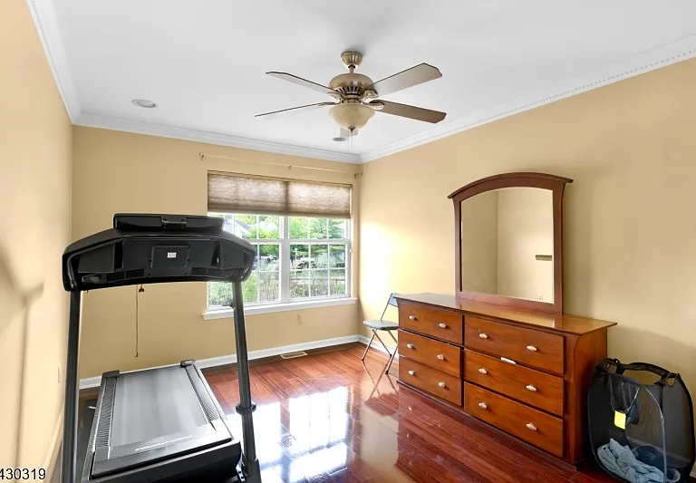 72 Albert Ct — Photo 43