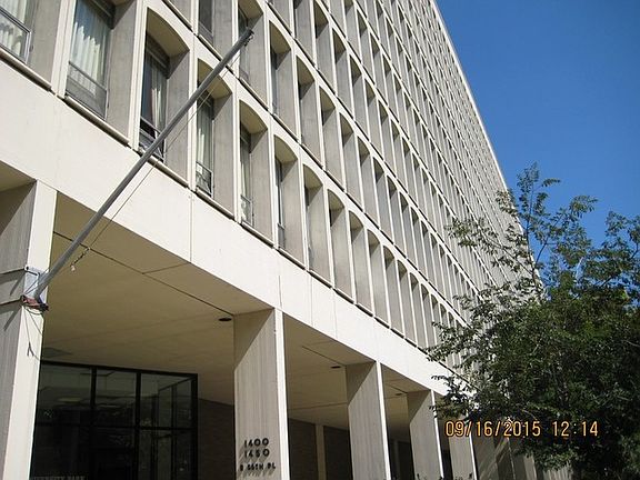 2nd image of 1400 E 55th Pl APT 611S