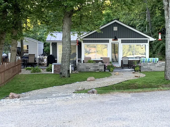 11345 Loon Echo Dr, Delton, MI 49046