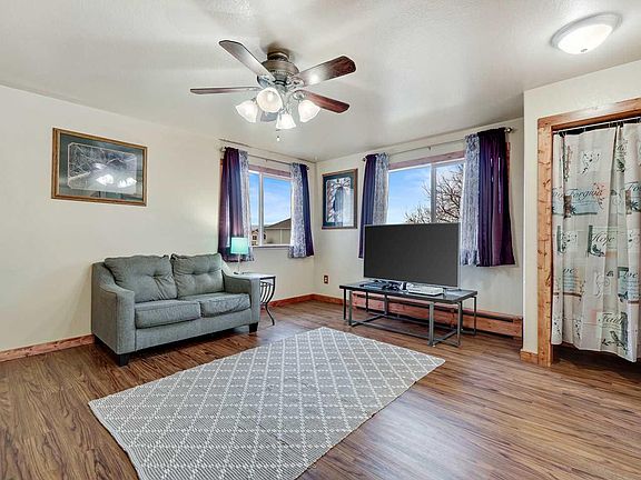 5th image of 644 Orion St