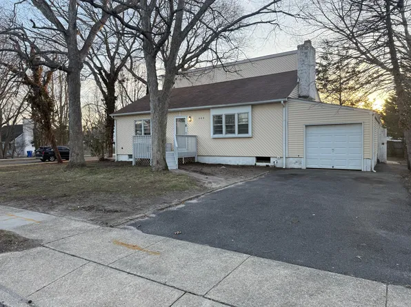 664 Vaughn Ave, Toms River, NJ 08753