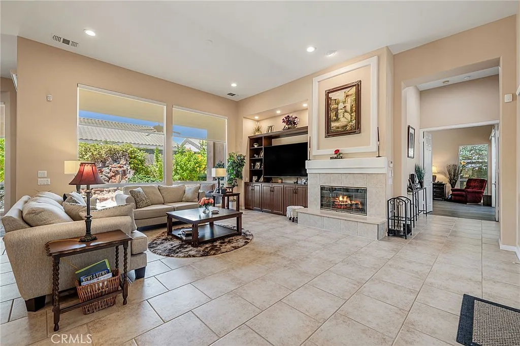 3 bed, 2938 sqft, $6,000 — Photo 4