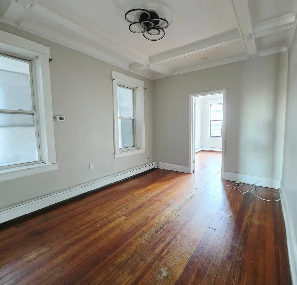 3 bed, 1000 sqft, $2,300 — Photo 2