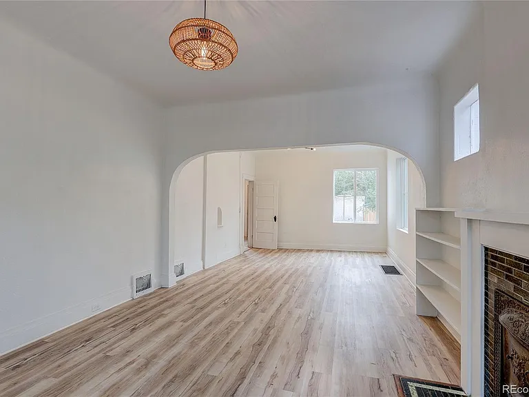 1036 W 9th Ave — Photo 6