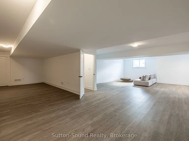 116 Laurens Ln — Photo 23