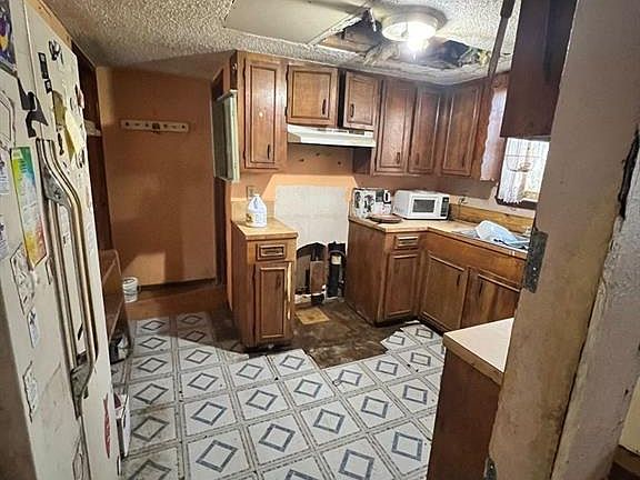 3rd image of 120 Tulipen Dr