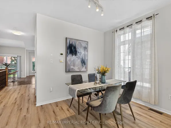 18 Davidoff St, Markham, ON L6E 1P6