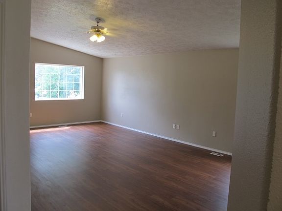 4th image of 3307 E Liberty Ave