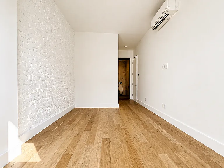 100 2nd Ave #2 — Photo 7