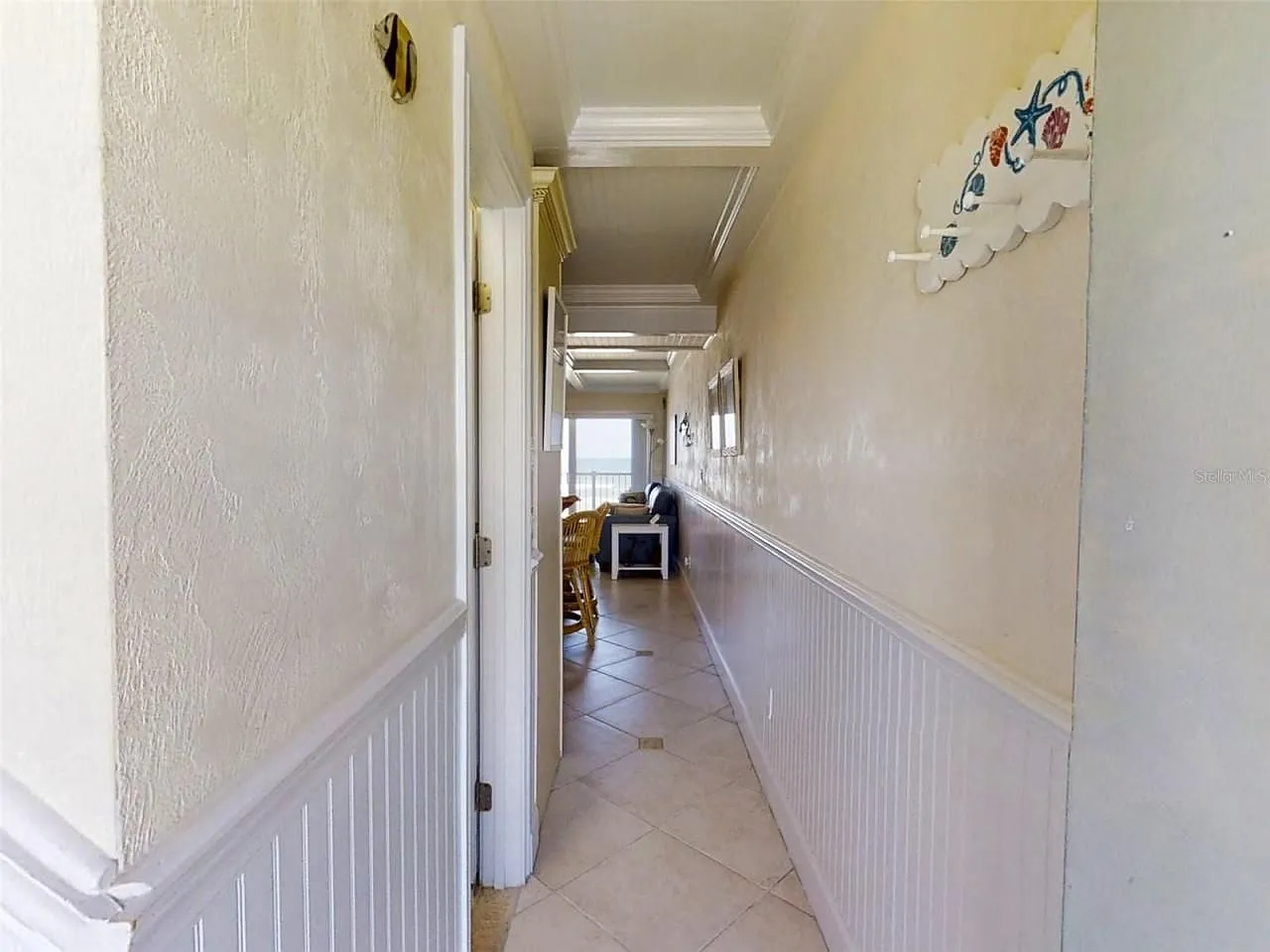 2 bed, 2.0 bath, 889 sqft, $4,500 — Photo 2