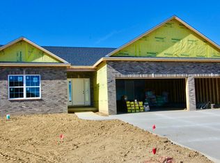 1700 Rustic Oak Dr, Washington, IL 61571