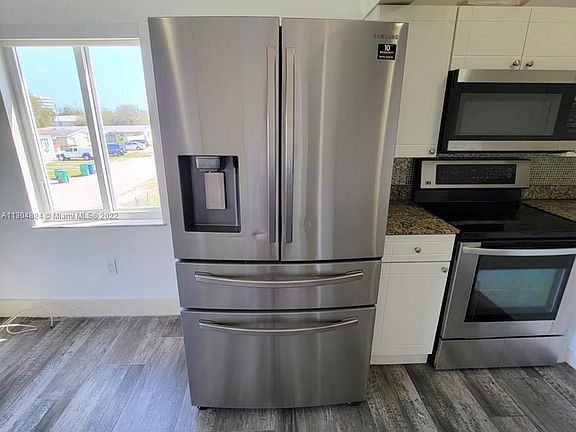 5th image of 2500 NE 192nd St APT 5