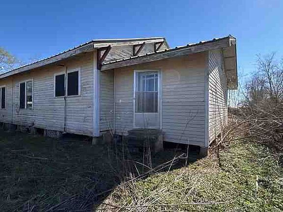 2nd image of 3797 Rayne Rd