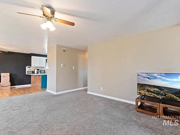 5th image of 612 Parnell Dr