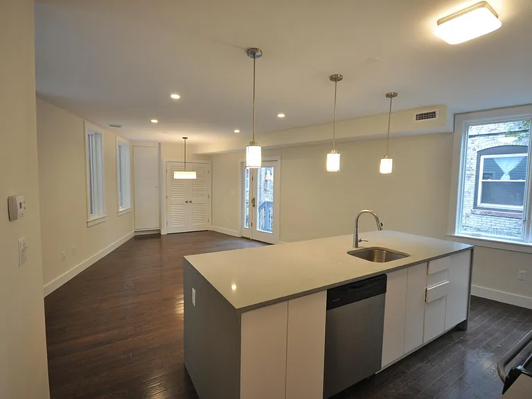 20 Sussex St #1B — Photo 6