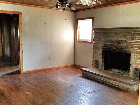 2nd image of 302 S 35th St