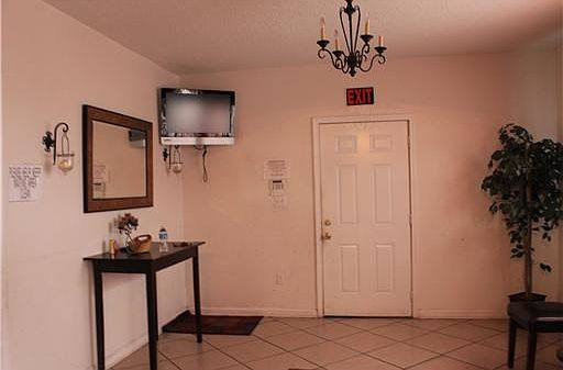 5th image of 4517 Thalia St