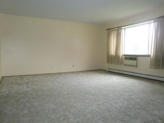 4th image of 10428 W Lincoln Ave APT 2