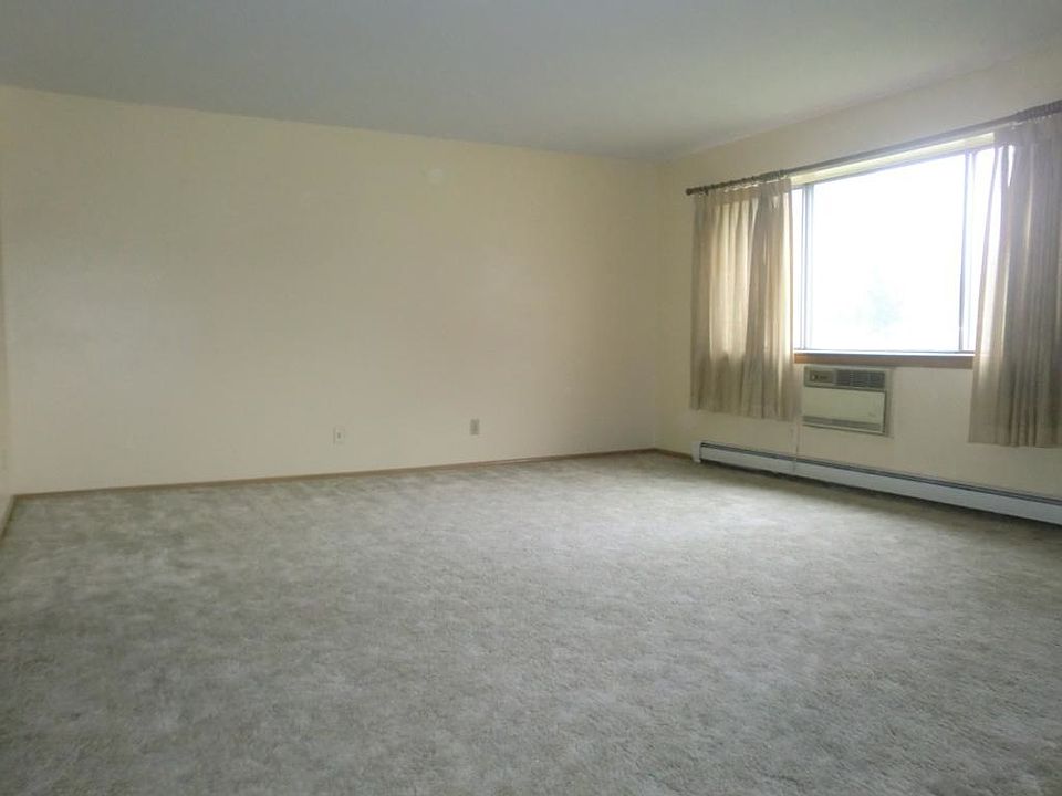 1st image of 10428 W Lincoln Ave APT 3