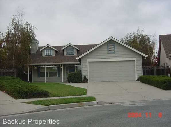 5 Westport Cir, Salinas, CA 93906