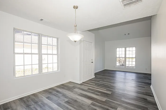 4 bed, 3.0 bath, 1638 sqft, $1,995 — Photo 4
