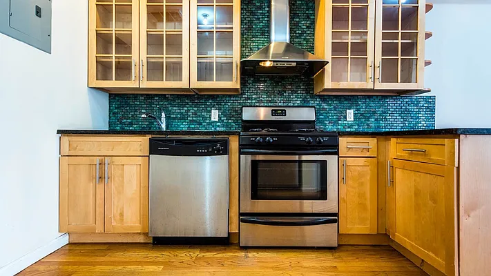 Rented by Nooklyn NYC LLC | media 24