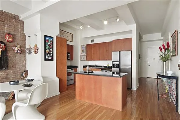 Rented by R New York | media 38