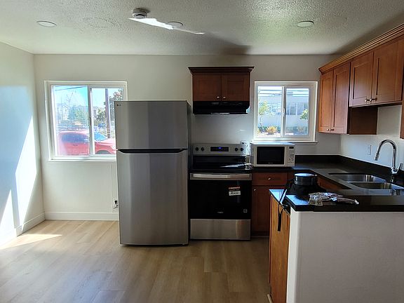2nd image of 775 E Duane Ave #4